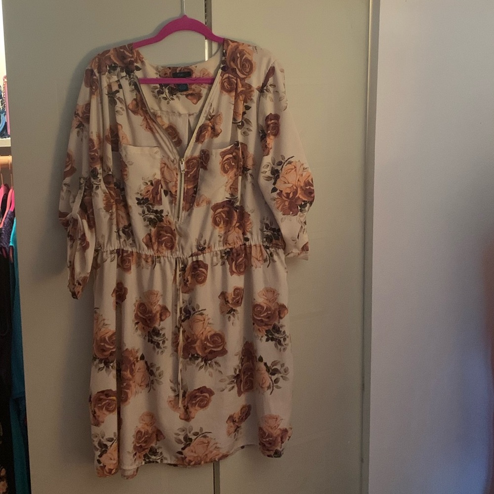 This adorable flowery dress!